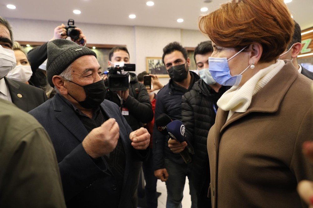 İ̇yi̇ Parti Genel Başkanı Akşener’den Esnaf Ziyareti