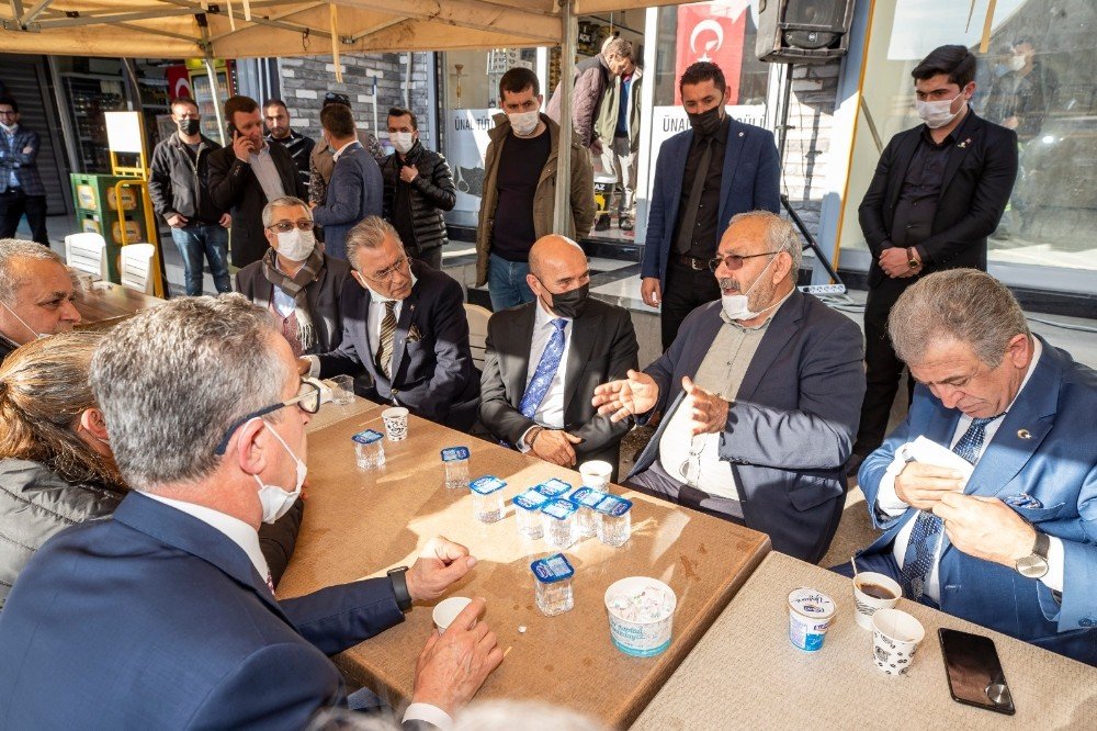 Başkan Soyer’den Şehit Ailesine Taziye Ziyareti