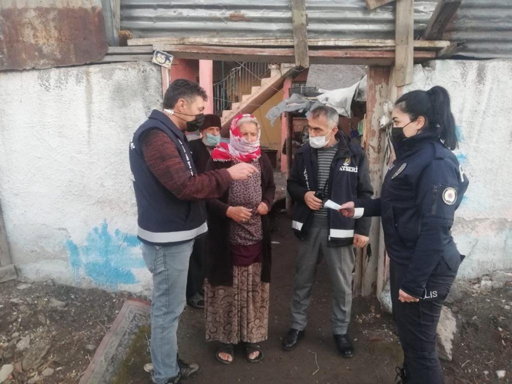 Kayseri Polisi Yaşlı Kadının Yüzünü Güldürdü