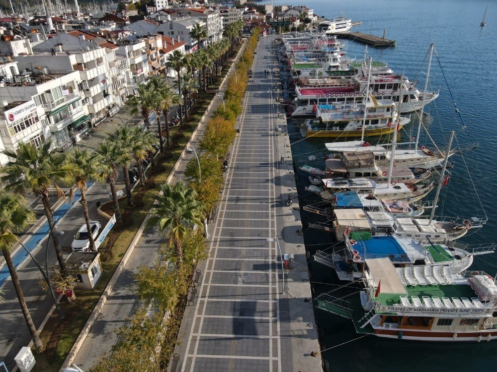 Marmaris’te Hafta Sonu Sahilde Yürümek Yasaklandı