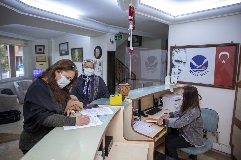 Mersin’de Hasta Ve Yakınları Refakatçi Evi İle Kalacak Yer Derdinden Kurtuldu