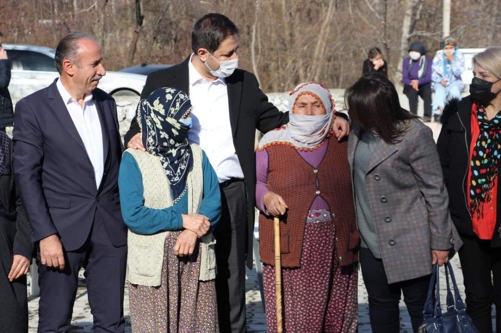 Gençlere Köyü Cazip Hale Getirecek Projeler Üretilecek