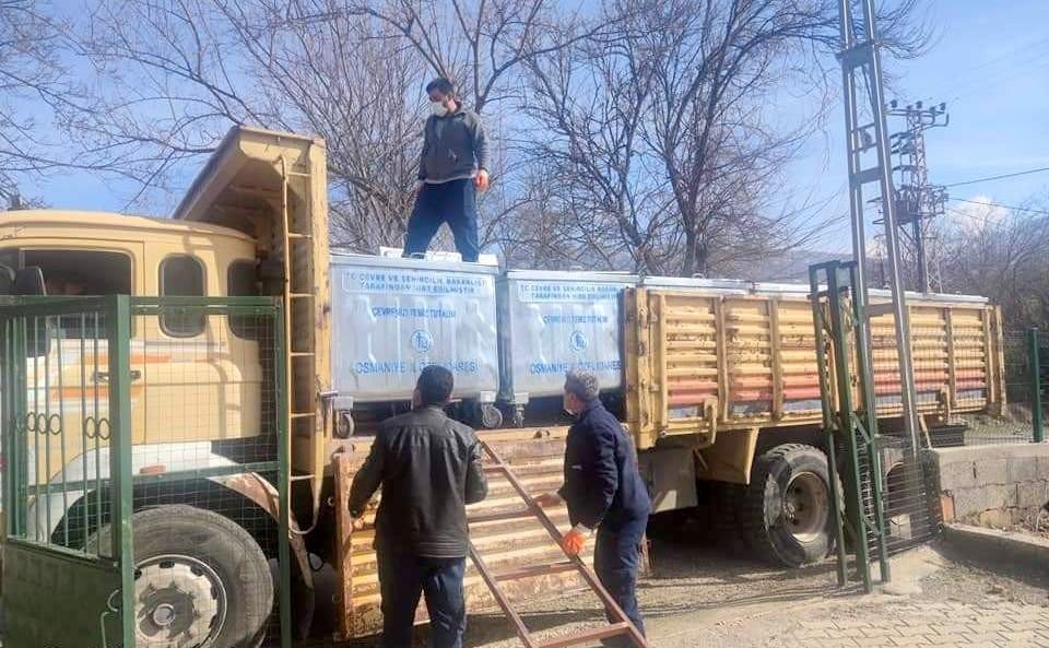Düziçi’nde Köylere Çöp Konteyneri Dağıtılmaya Başlandı