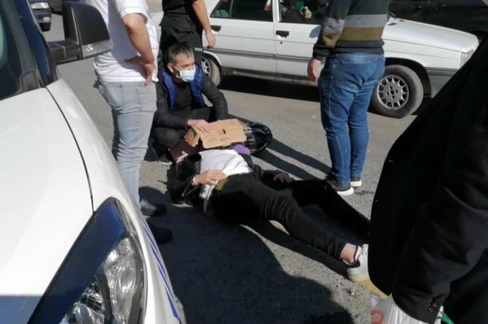 Pendik’te İki Motosiklet Kafa Kafaya Çarpıştı: 2 Yaralı