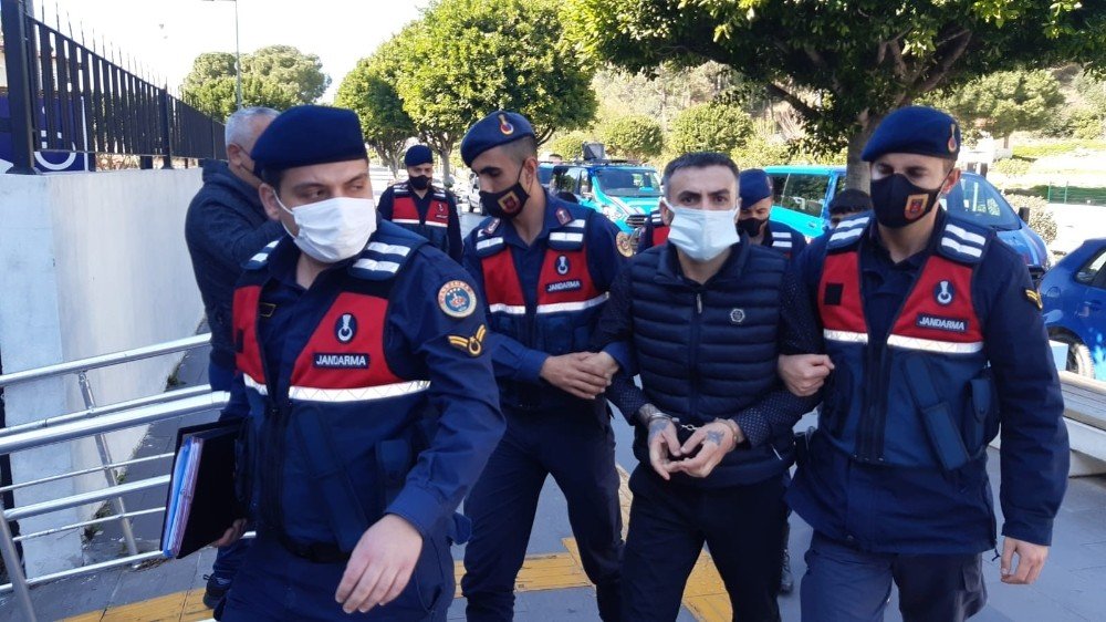Uyuşturuyla Yakalanıp İçiciyim Dedi, Gazetecileri Tehdit Etti