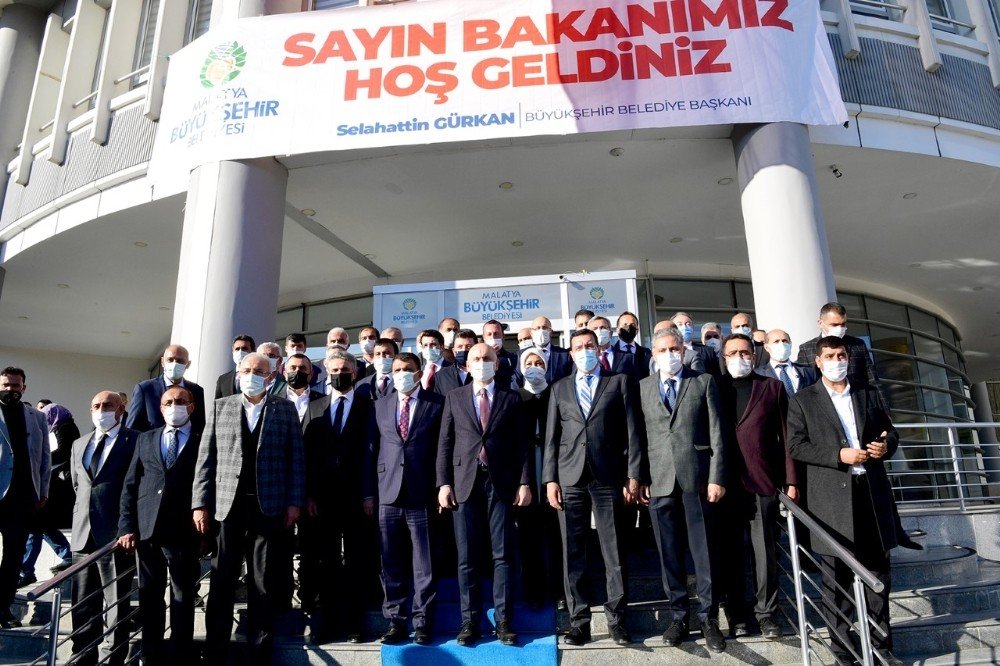 Bakan Karaismailoğlu’ndan Malatya Büyükşehir Belediyesi’ne Ziyaret