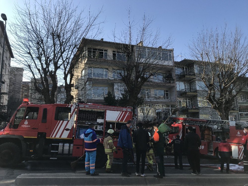 Üsküdar’da Kısıtlama Sabahına Yangınla Uyandılar