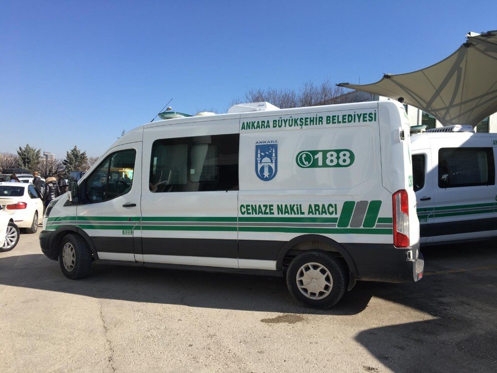 Şüpheli Şekilde 8.kattan Düşen Ayşe Özgecan Usta, Ankara’da Toprağa Verildi