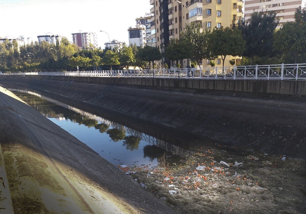 Adana’da Sulama Kanalları Çöplüğe Döndü