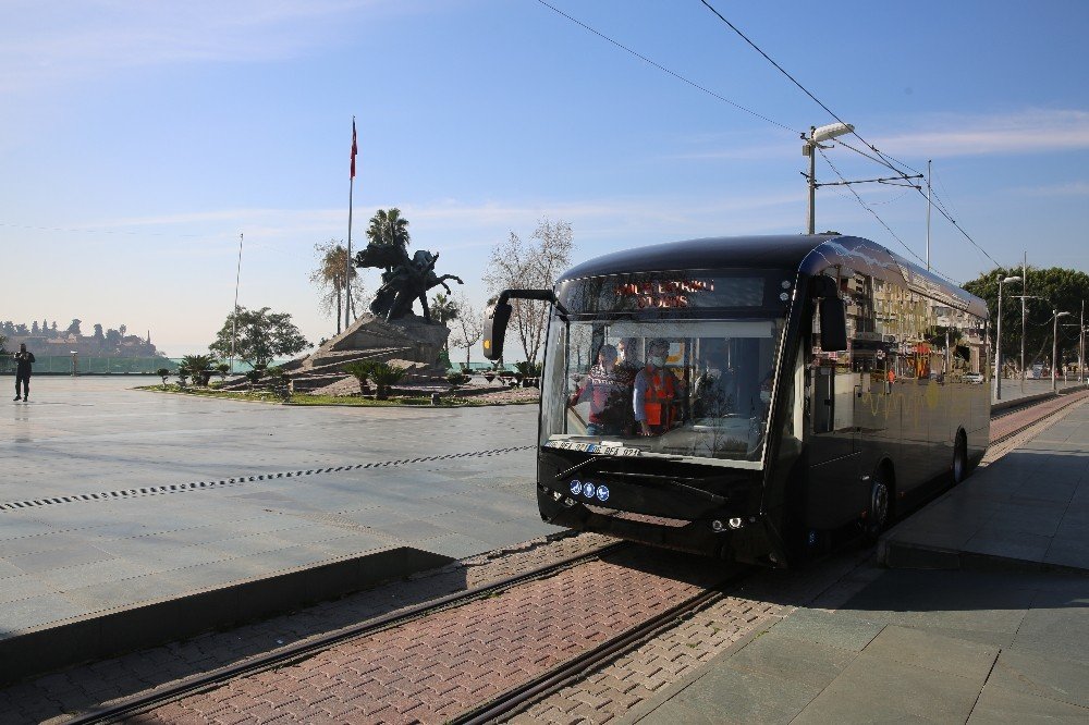 Nostaljik Tramvay Hattında Elektrikli Otobüsler Hizmet Verecek