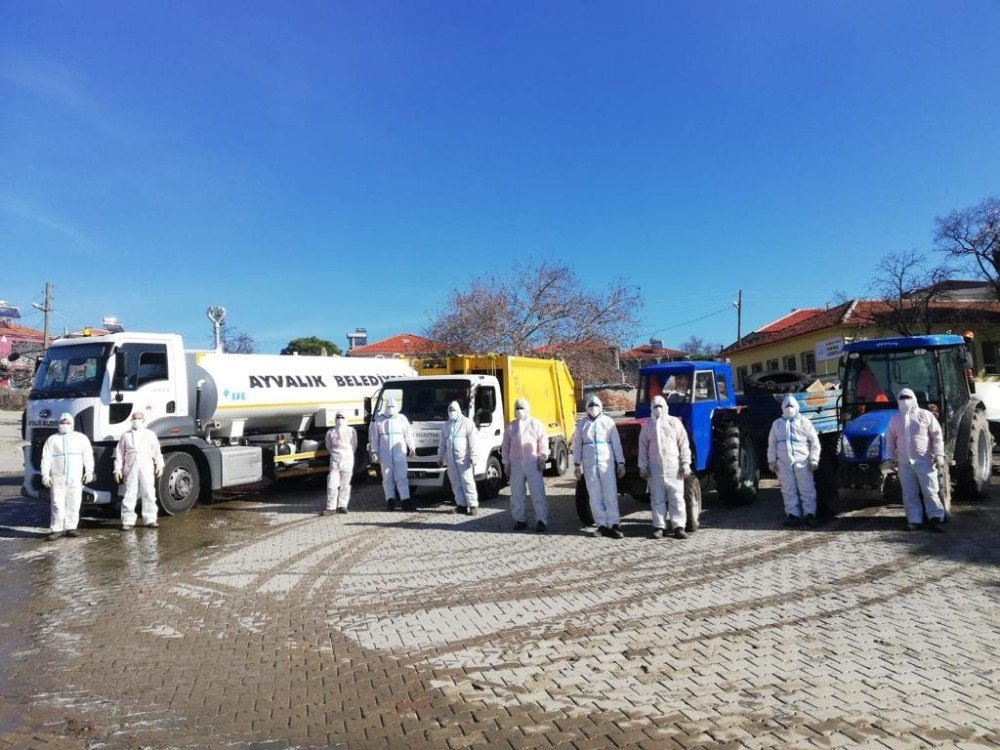 Ayvalık’ta Karantinadaki Kırsal Mahalleye Detaylı Temizlik