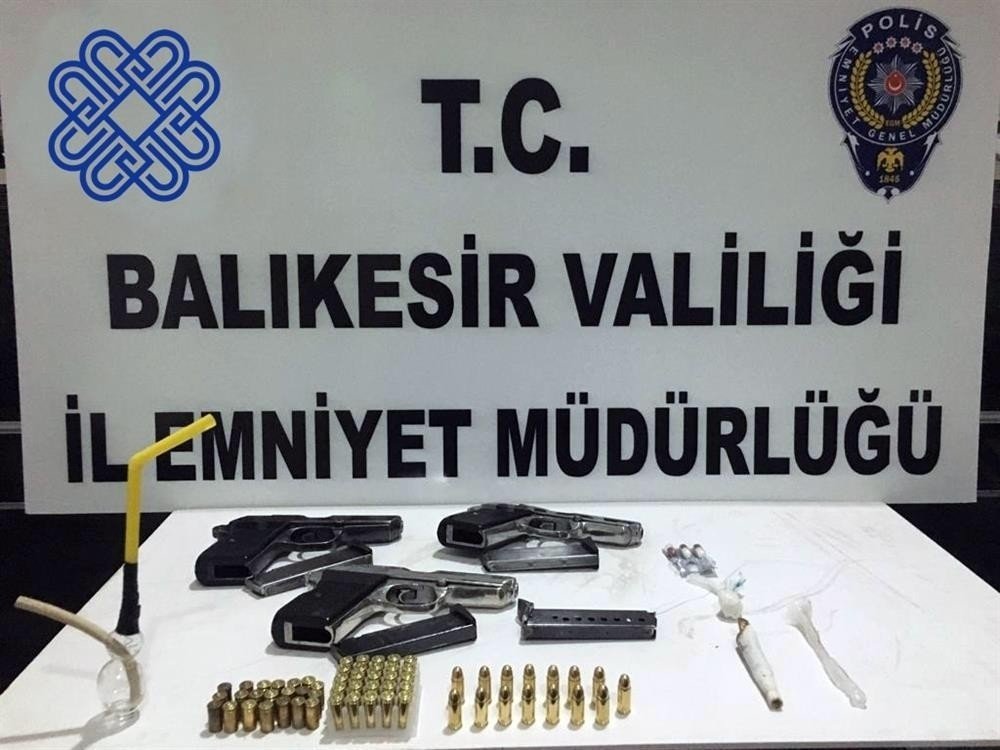 Balıkesir’de 9 Aranan Şahıs Yakalandı