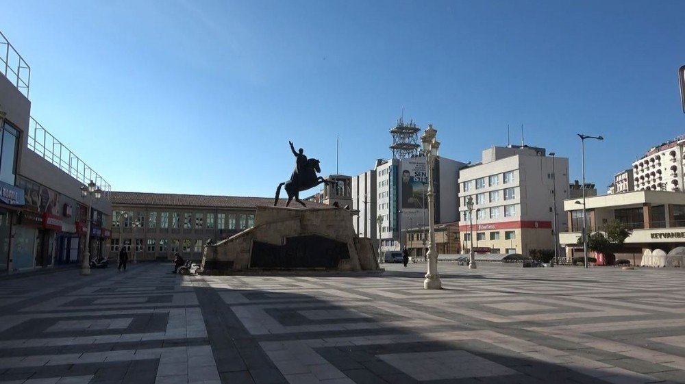 Gaziantep’te Sokaklar Sessizliğe Büründü