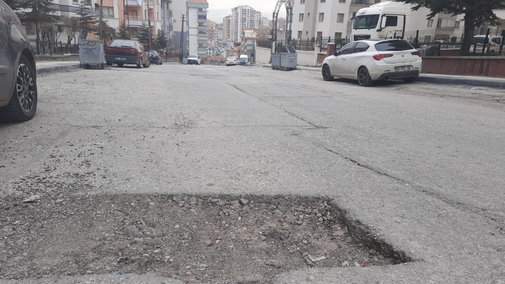 Yenimahalle Sokakları Köstebek Yuvası