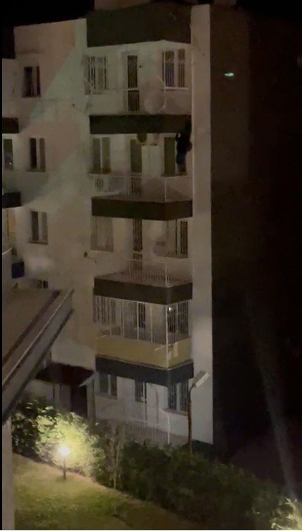 5. Kattan Örümcek Gibi Aşağı İnen Zanlı Yakalanmaktan Kurtulamadı