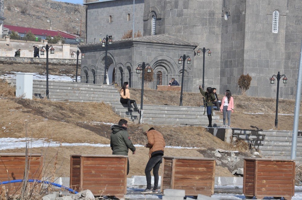 Kars’ta Bahar Havası Yaşanıyor
