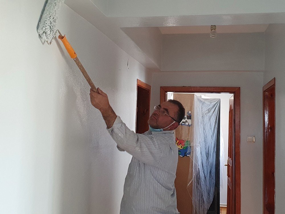 Tek Koluyla Hasta Kızını Yaşatabilmek İçin İnşaatlarda Çalışıyor