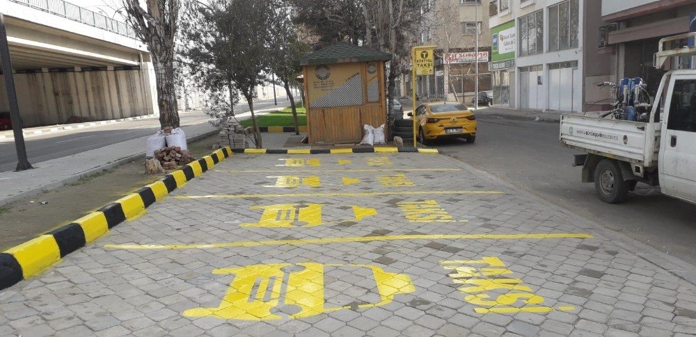 Manisa’da Taksi Ve Otobüs Duraklarında Yenileme Çalışması