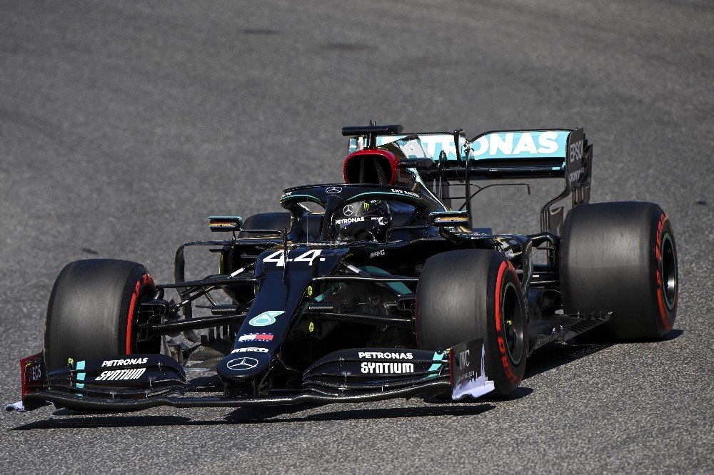 Mercedes, Lewis Hamilton İle Yeni Sözleşme İmzaladı