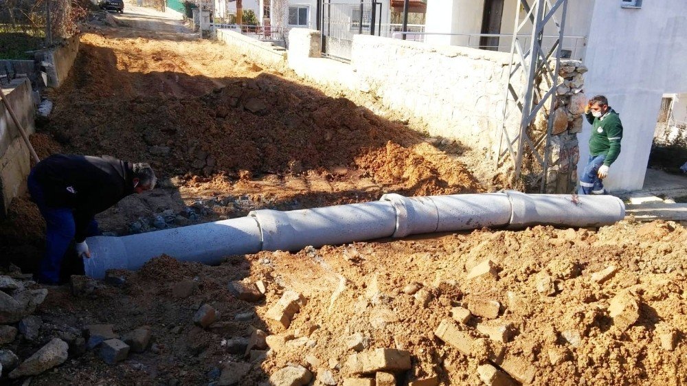 Toroslar’da Yol Çalışmaları Sürüyor