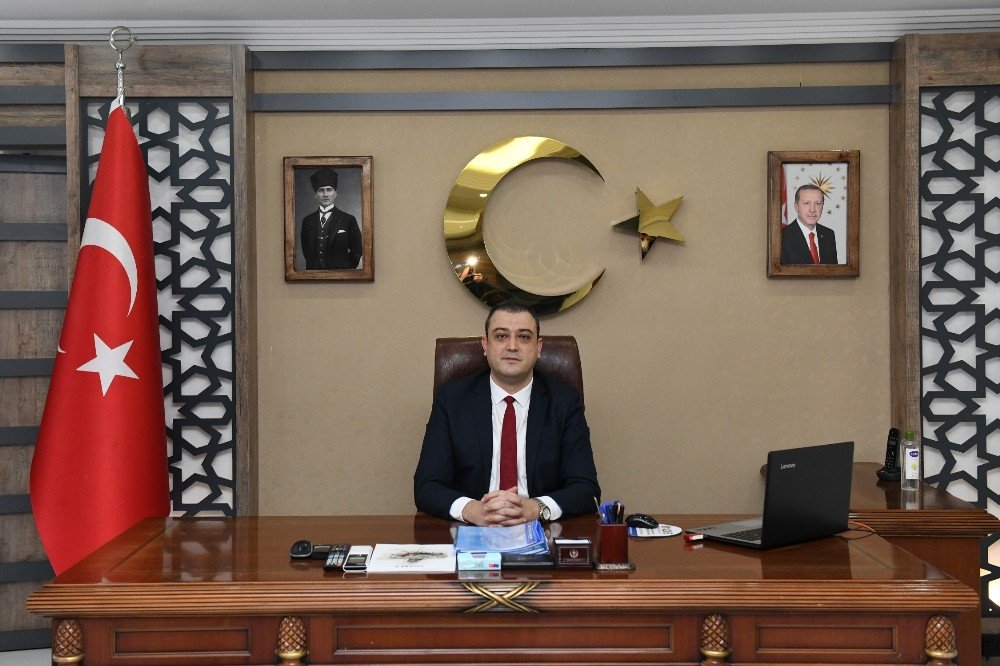 Çatak Kaymakamı Akbulut Görevine Başladı