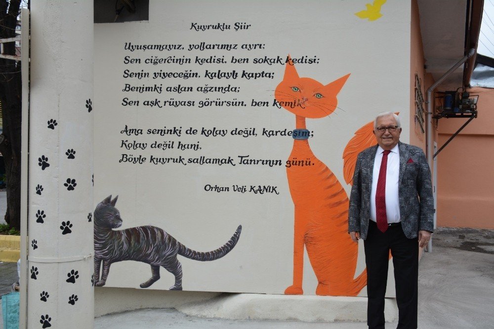 Orhan Veli’nin “kuyruklu Şiir”i Kasaplar Sokağı’nda