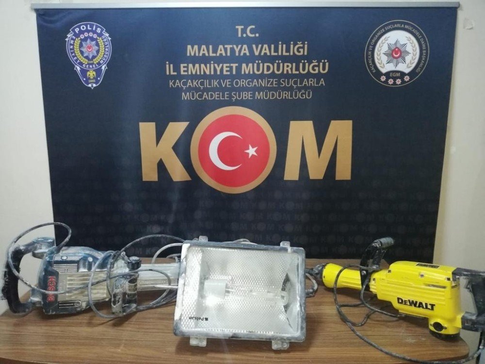 Kaçak Kazıya 5 Gözaltı