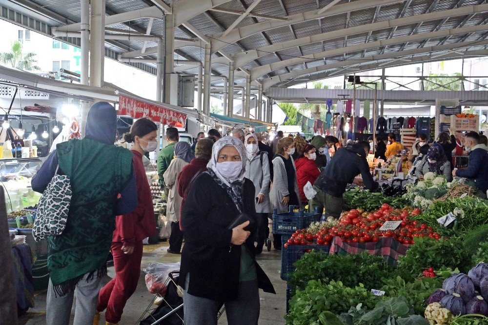 Semt Pazarlarında Tedirgin Eden Görüntü