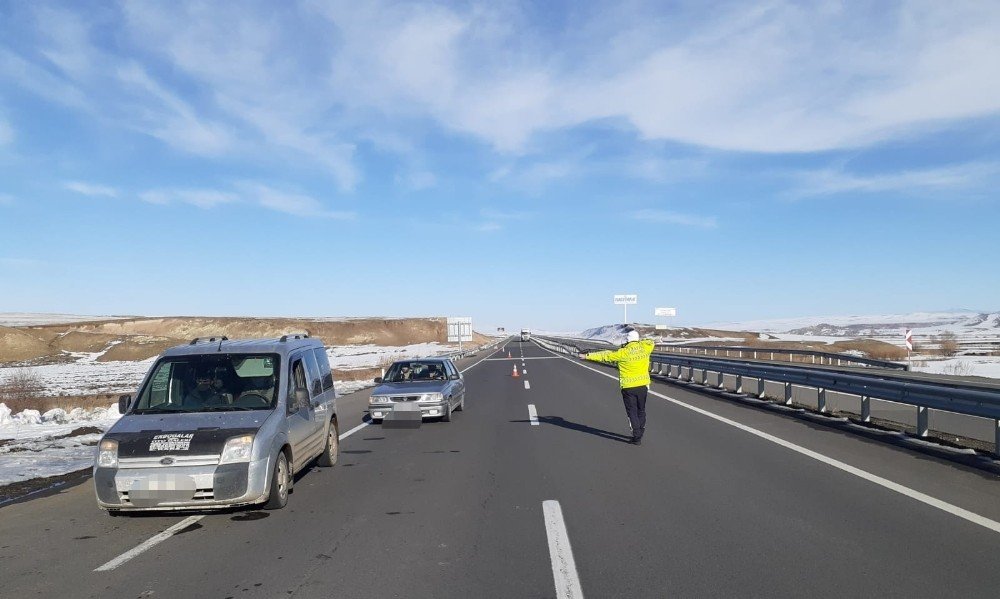 Kars’ta Trafik Denetimleri Sürüyor