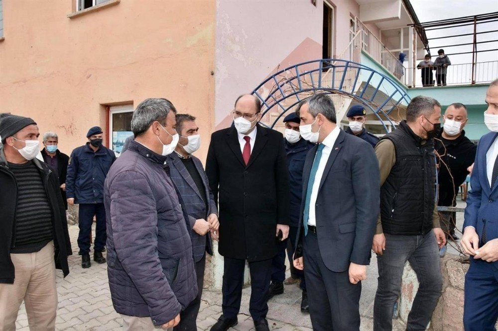 Vali Sezer, Kılıçlar Köyünü Ziyaret Etti