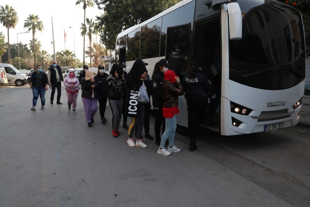 Mersin Merkezli Fuhuş Operasyonu: 27 Gözaltı