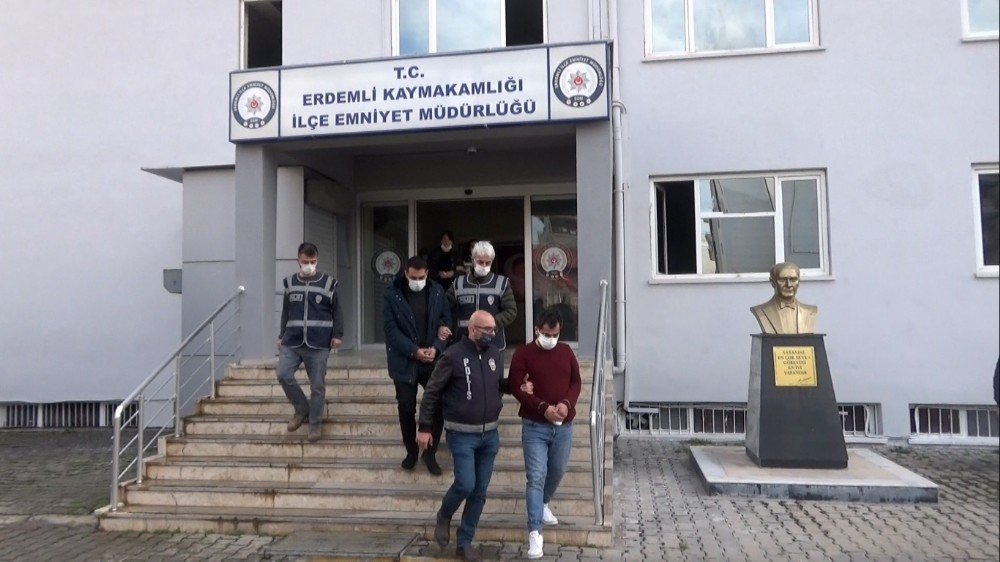 Tuzakçı Gasp Ve Şantaj Çetesi Çökertildi