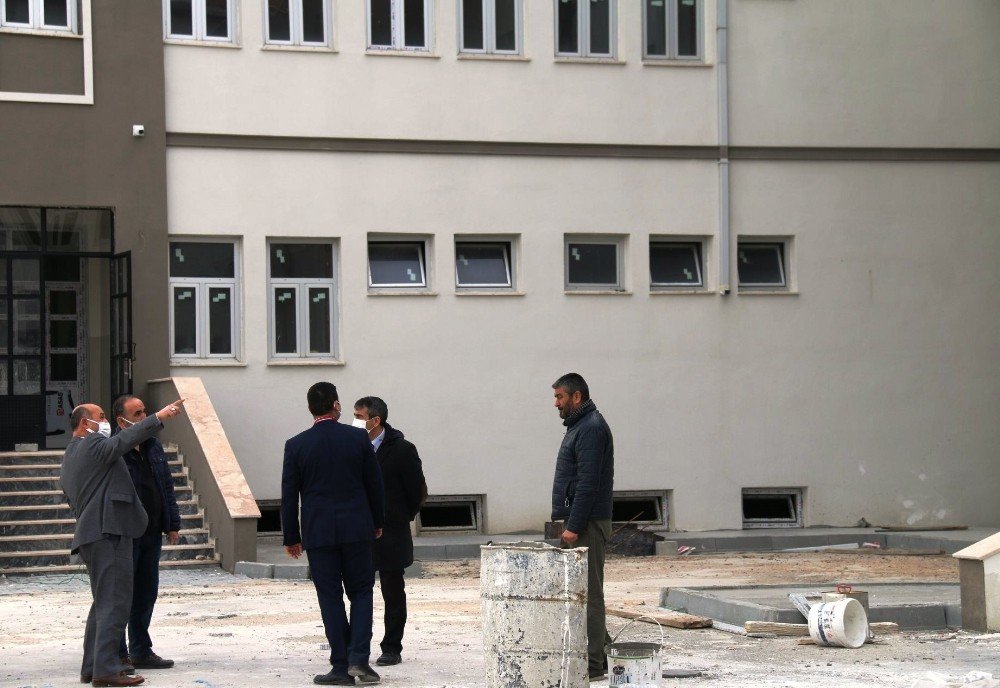 Müdür Başyiğit, Yeni İnşa Edilen Okulda İncelemelerde Bulundu