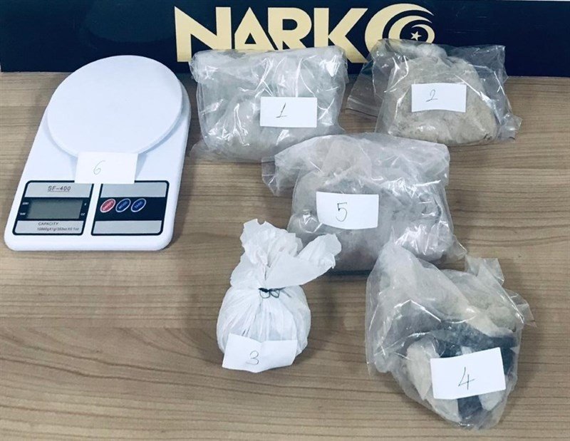 Yabancı Uyruklu Uyuşturucu Taciri 2 Kişi Tutuklandı