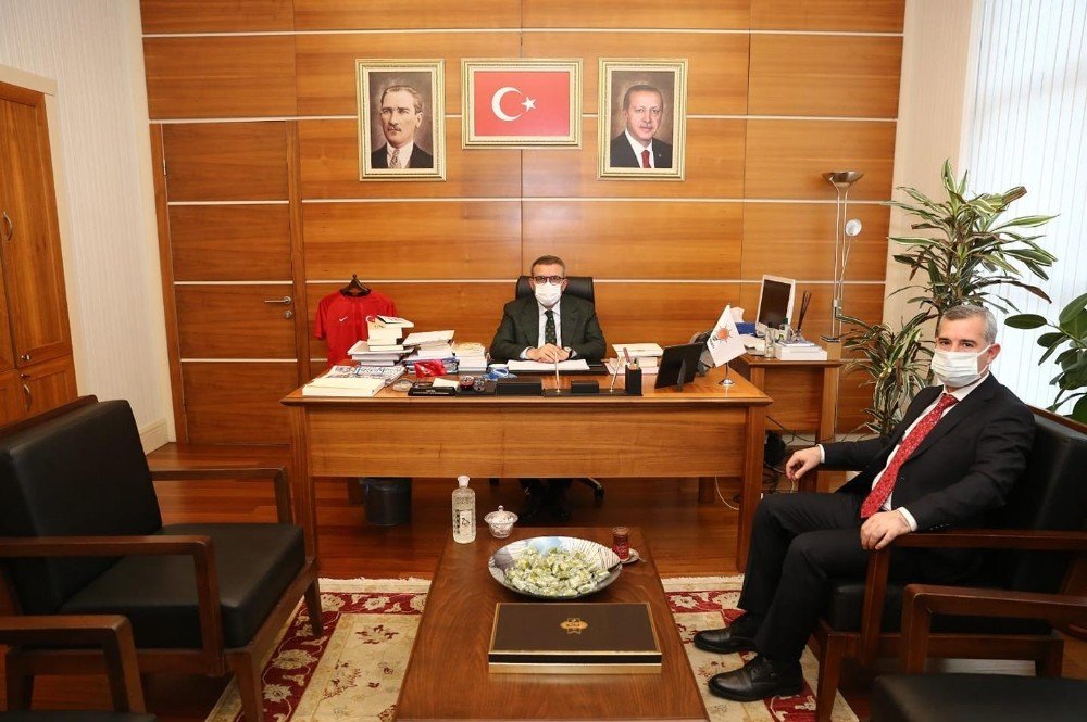 Başkan Çınar, Ünal’ı Ziyaret Etti