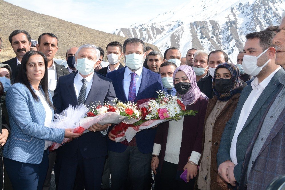 Ak Parti Hakkari İ̇l Başkanı Özbek’e Coşkulu Karşılama