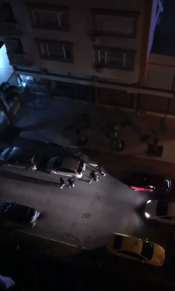 Öfkelerini Park Halindeki Araçtan Çıkardılar