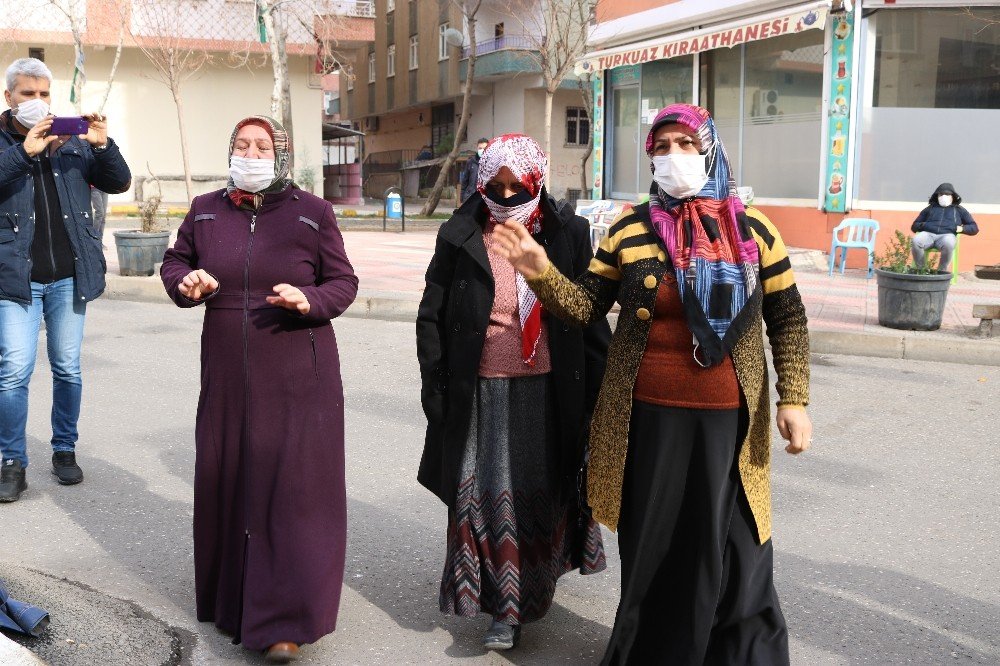 Çocuklarını Terörün Elinden Kurtarmak İsteyen Aile Sayısı Her Geçen Gün Artıyor