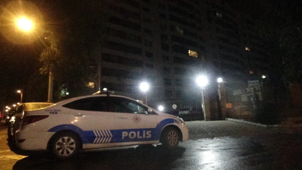 İ̇zmir’de 7’inci Kattan Düşen Kişi Hayatını Kaybetti