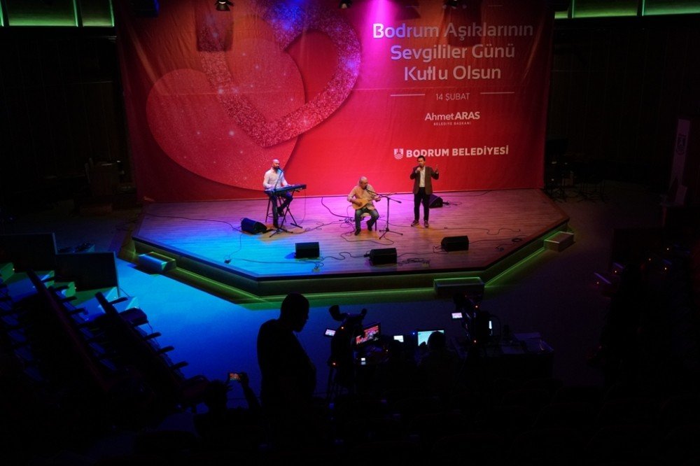 Bodrum Belediyesi Yerel Sanatçıların Yanında