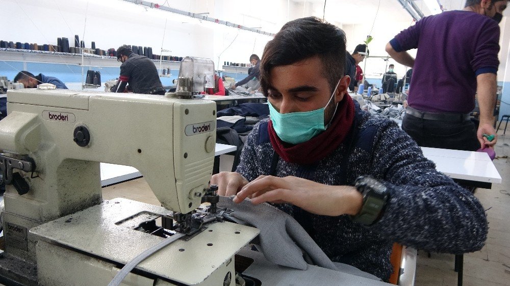 Tekstil Atölyeleri Gelir Kapısı Oldu