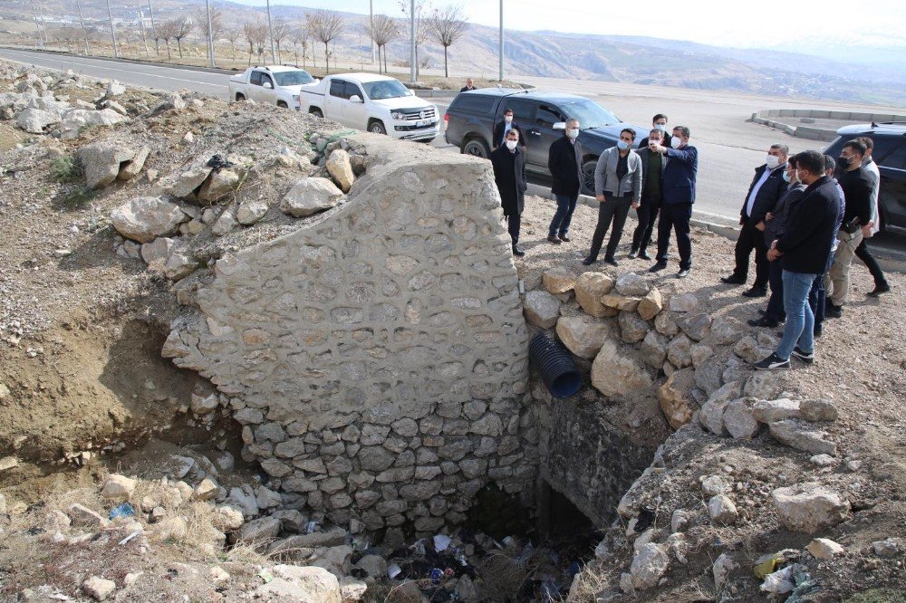 Şırnak Belediyesinden Dere Yatakları Ve Taşkın Su Yollarının Islahı Çalışması