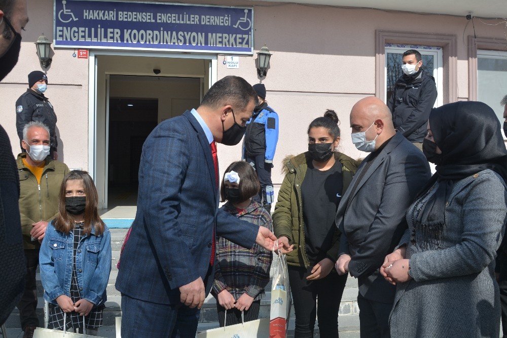 Vanlı İş Adamı Akkuş’tan Örnek Davranış