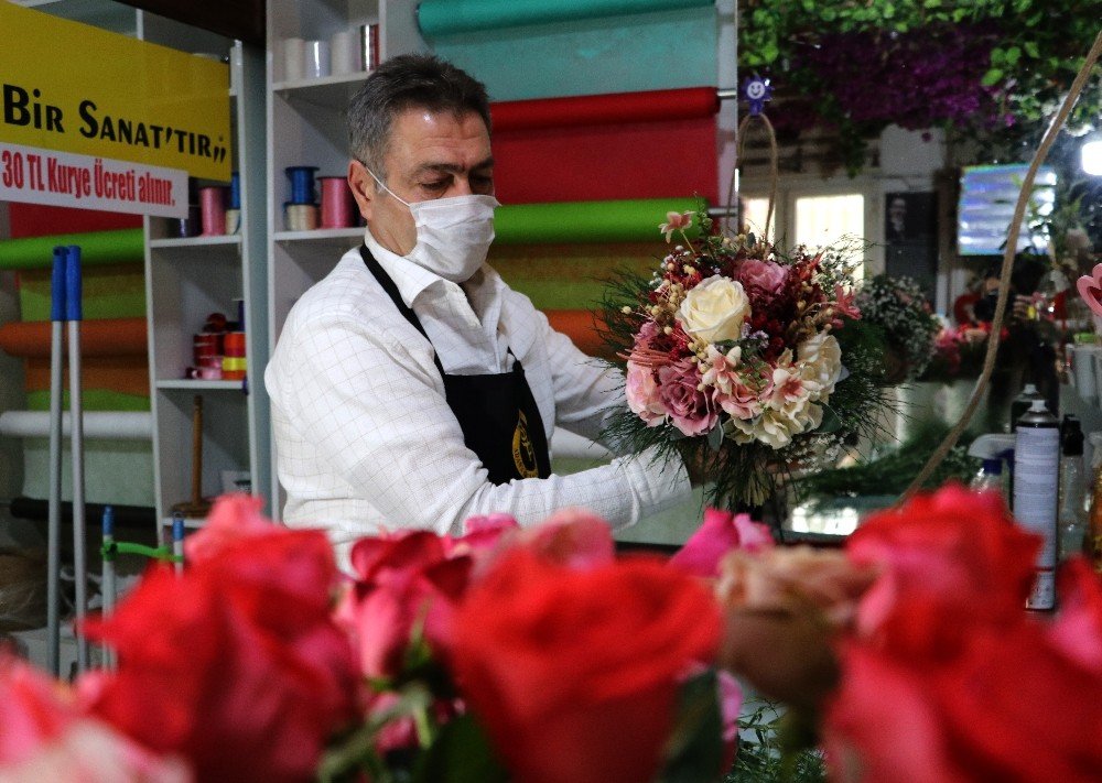 Adana’da Şubat’ta 100 Ton Çiçek Satılması Bekleniyor