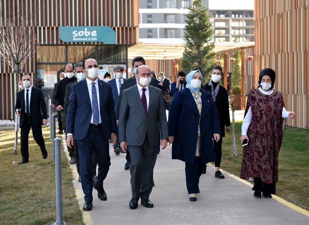 Bakan Selçuk Sobe’de