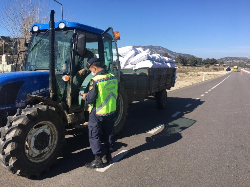 Jandarma Göz Açtırmadı, 260 Motosiklet Ve 50 Traktör Sürücüsüne 165 Bin 500 Tl Ceza Uygulandı