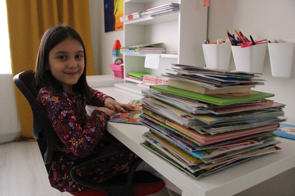7 Yaşındaki ‘kitap Kurdu’ Aymira