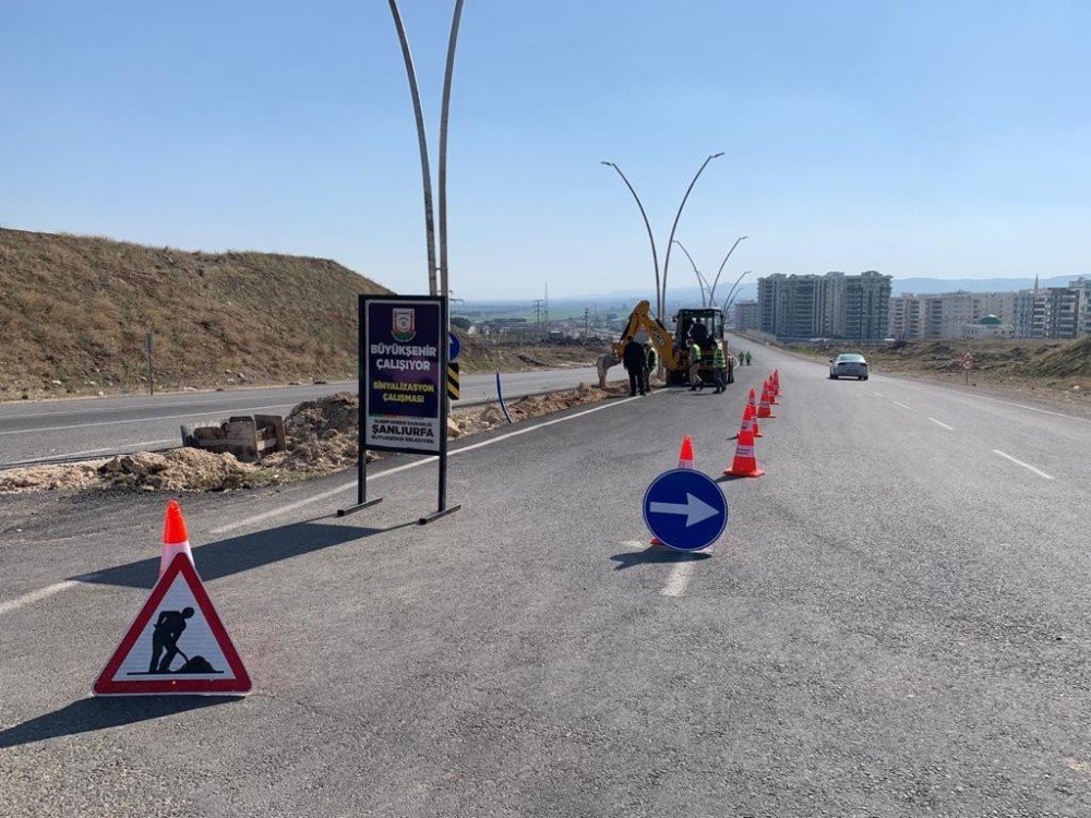 Şanlıurfa’da 20 Noktada Sinyalizasyon Ve Kavşak Çalışması