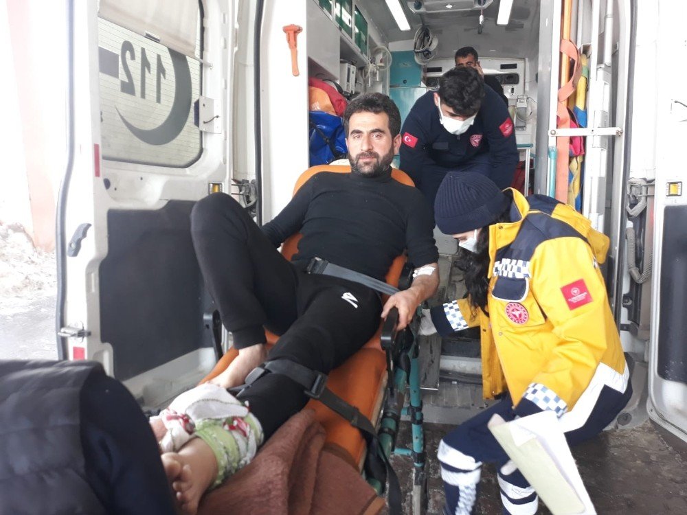 Ot Taşıma Esnasında Yığınlarının Devrilmesi Sonucu 1 Kişi Yaralandı