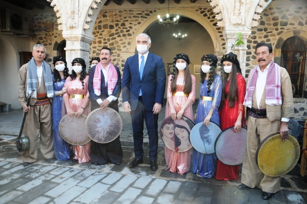 Kültür Ve Turizm Bakanı Ersoy, Kızılay Cizre Gönüllü Merkezinin Açılışını Gerçekleştirdi